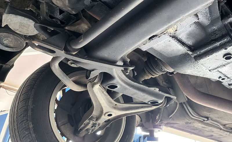 Audi 4000 Abschleppösen am Achsträger