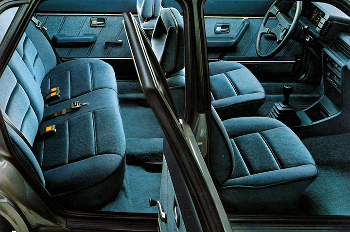 Audi 80 CD 5S Innenraum