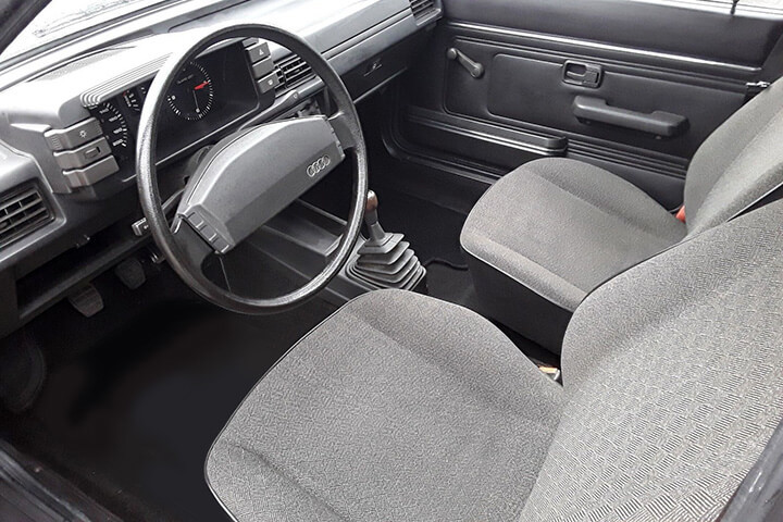 Innenraum des Audi 80 CL Modelljahr 1982