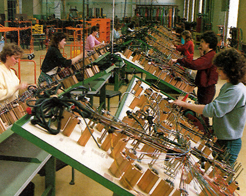 Audi 80 Kabelbaum-Herstellung