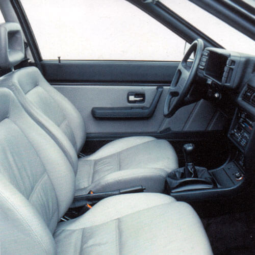 Audi Coupé GL Kopfstützen hinten