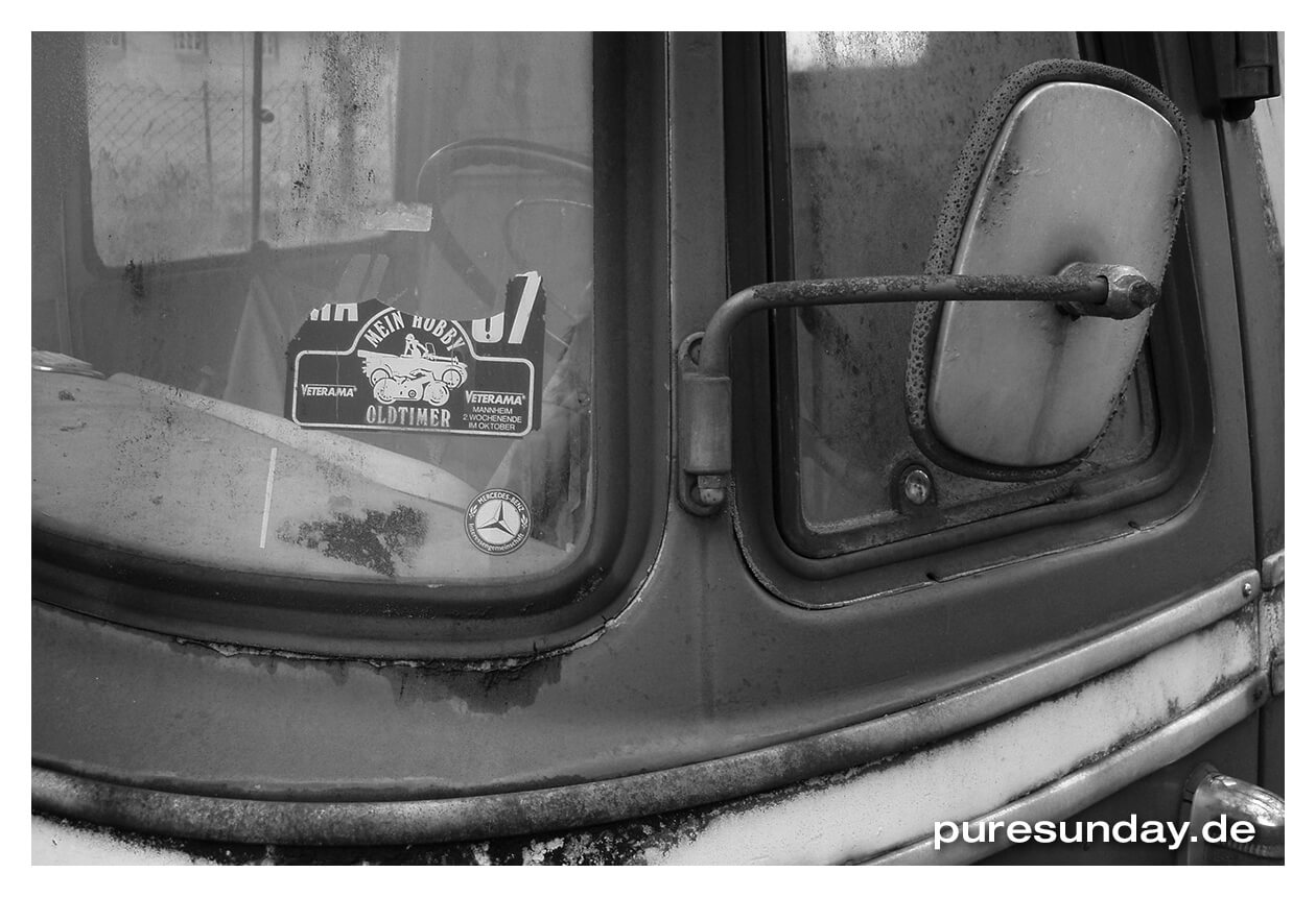 Abgelegte Autos Schrottplatz Mercedes Transporter